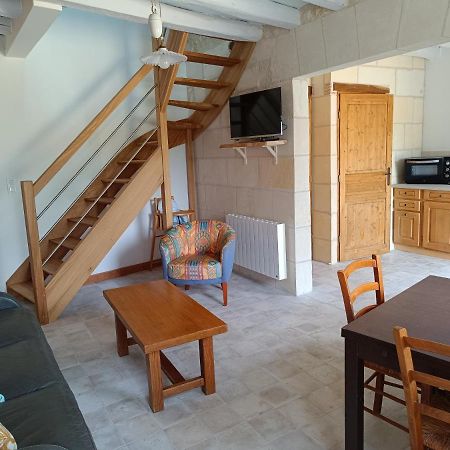Gite De La Grand Maison Le Noyer Seigy Bagian luar foto