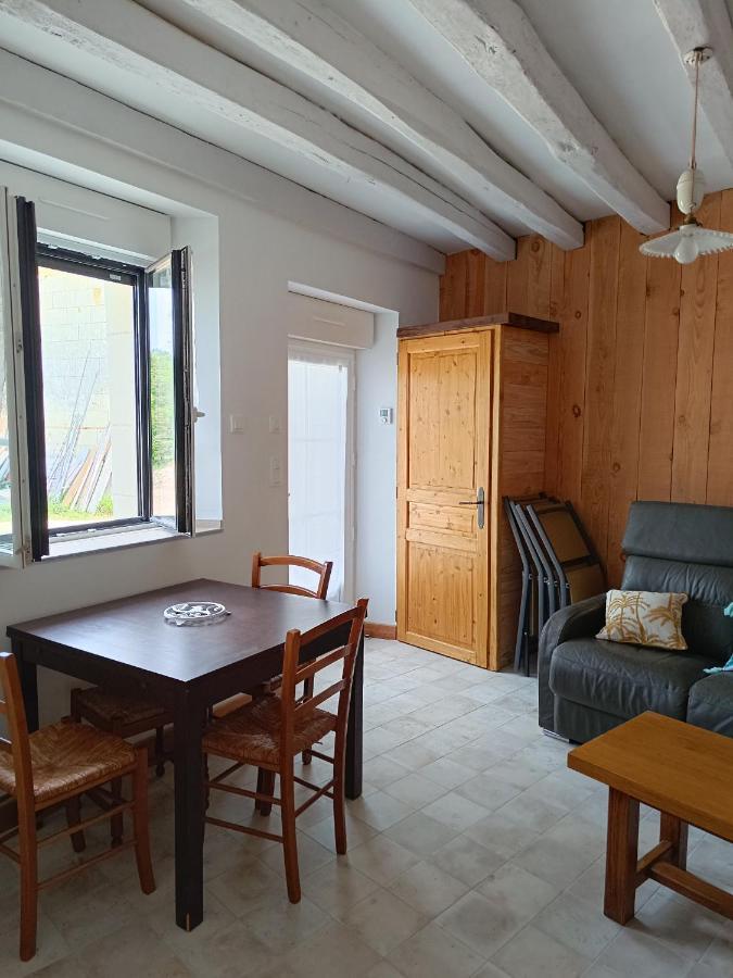 Gite De La Grand Maison Le Noyer Seigy Bagian luar foto