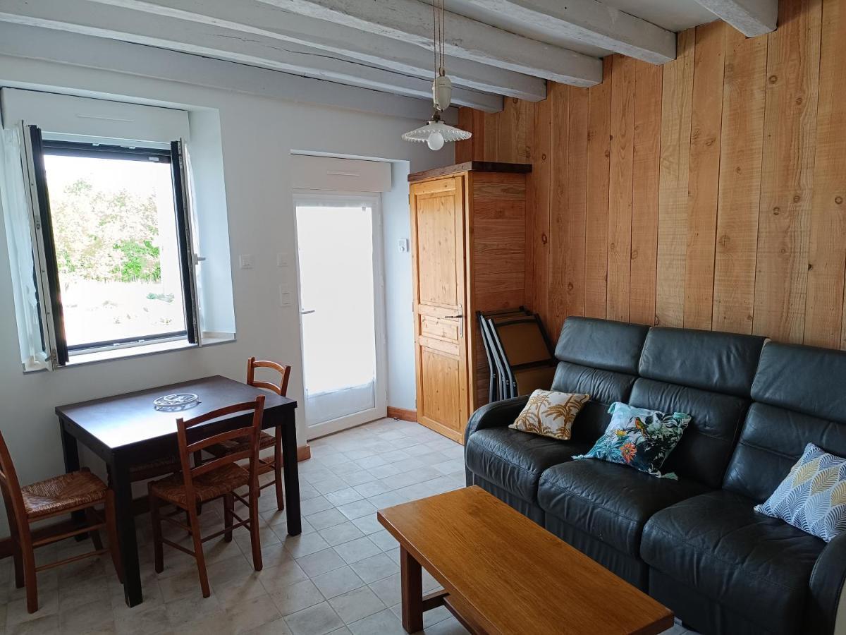 Gite De La Grand Maison Le Noyer Seigy Bagian luar foto